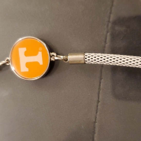 Accessory Plays University of Tennessee Neck… - Picture 4 of 5